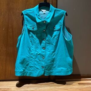 Cj banks green vest with lovely buttons.